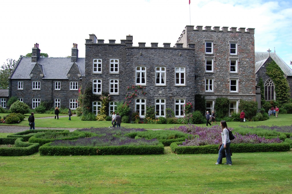 COURT Guided Tours of Mann