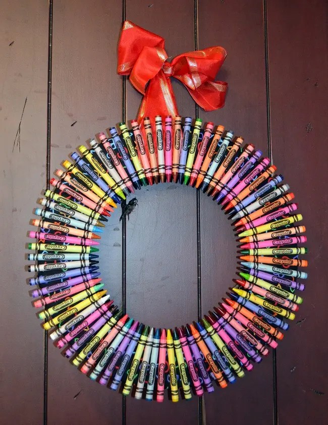 Crayon Christmas Wreath 12 Cool Ways to Make a Crayon Wreath Guide Patterns