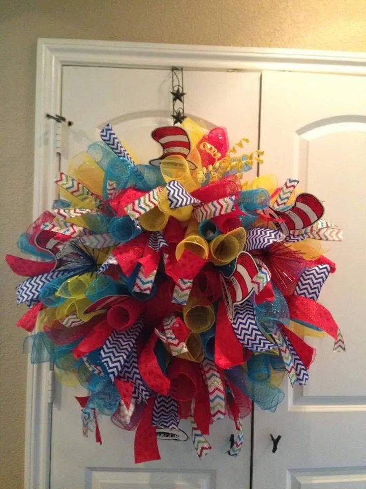 How to Make a Mesh Wreath 30 DIYs with Instructions Guide Patterns
