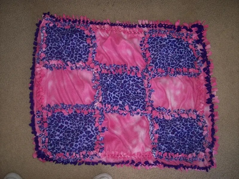 How to Make Tie Fleece Blankets 29 Tutorials Guide Patterns