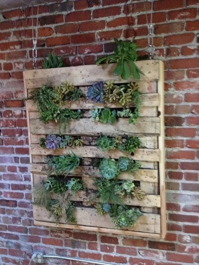 25 Easy DIY Plans and Ideas for Making a Wood Pallet Planter Guide