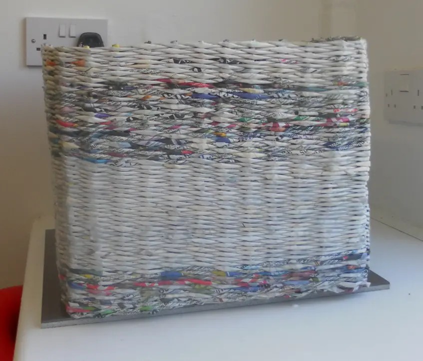 36 Tutorials for Weaving a Basket out of Newspaper Guide Patterns