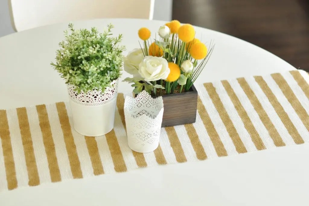 35+ Ways to Make a Burlap Table Runner Guide Patterns