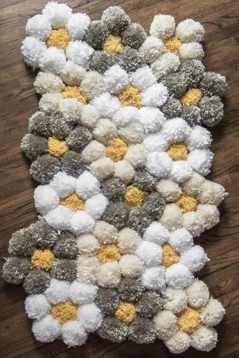 22 Ways to Make a Pom Pom Rug Guide Patterns