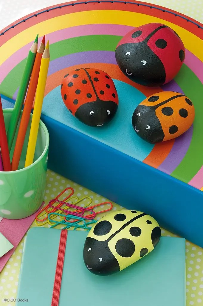 10+ Easy Ways to Paint Cute Ladybugs on a Rock Guide Patterns