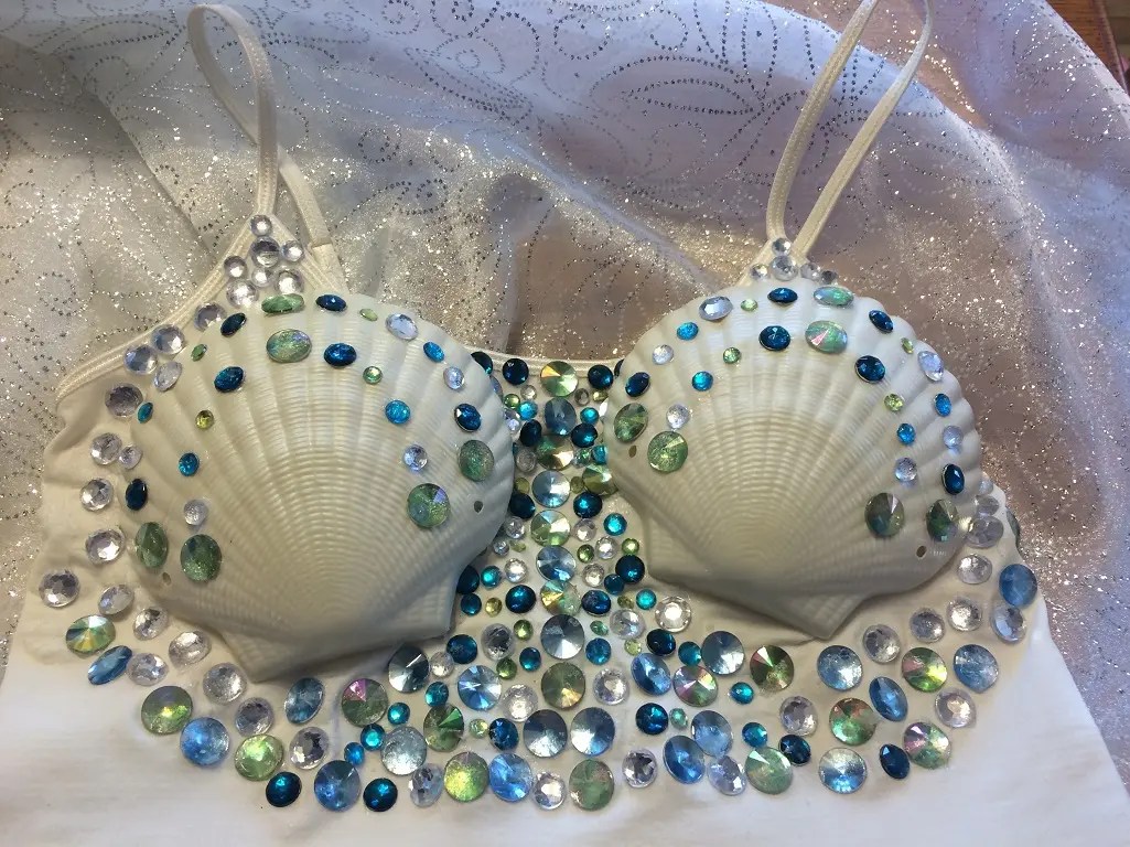 11 Enchanting Seashell Bra DIYs Guide Patterns