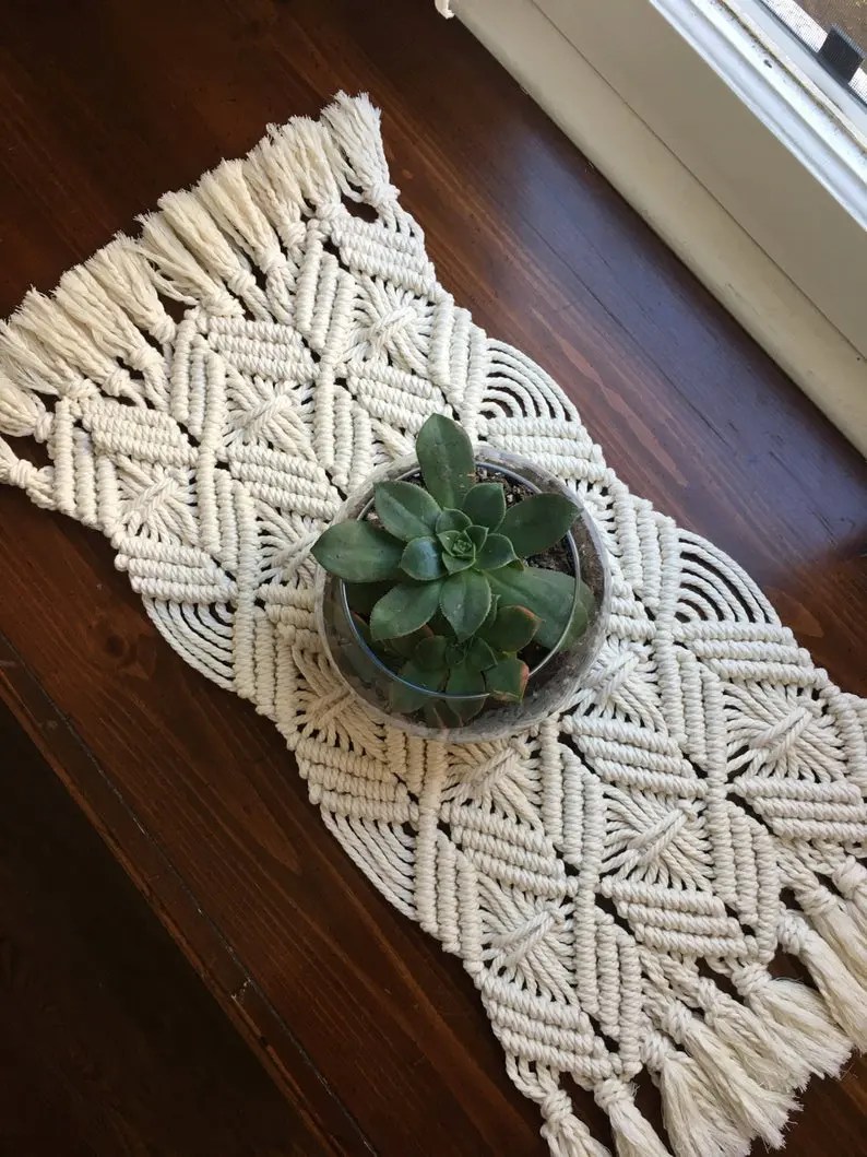 9 Free DIY Patterns to Make a Macramé Table Runner Guide Patterns
