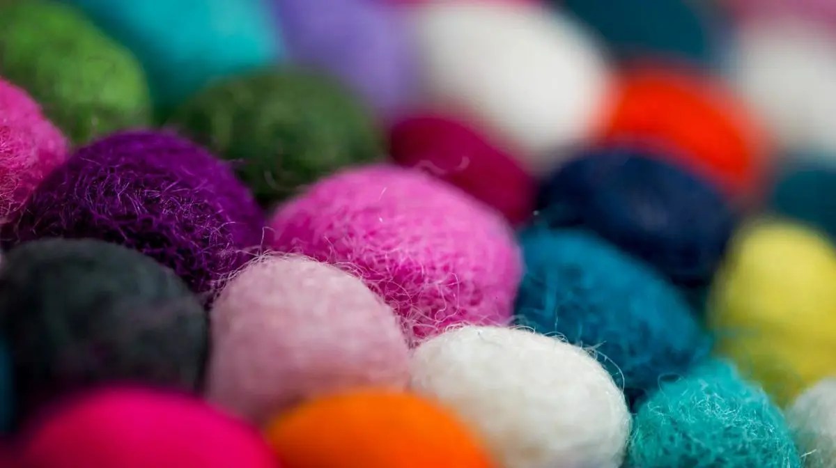 How to Make Felt Balls At Home 12+ Crafty Tutorials Guide Patterns