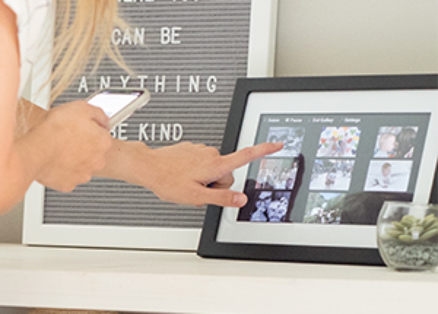 Aura Carver vs Skylight Which Digital Photo Frame Is Better Guiding Tech