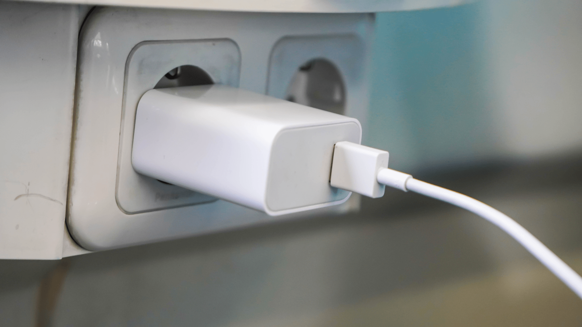 Kindle Not Charging 8 Ways to Fix the Issue Guiding Tech