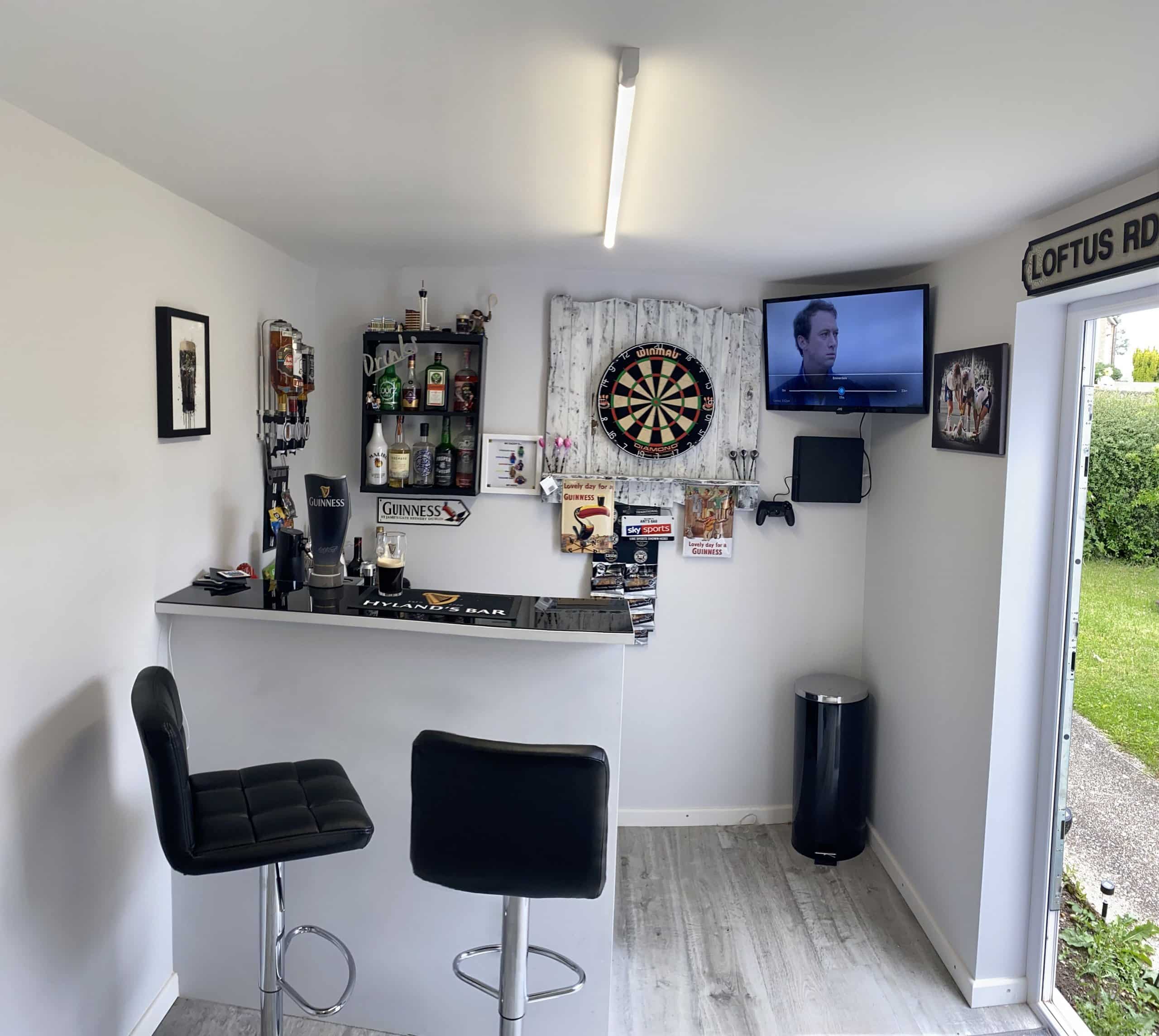 10 DIY Man Cave Bar Ideas on A Budget Guyabouthome