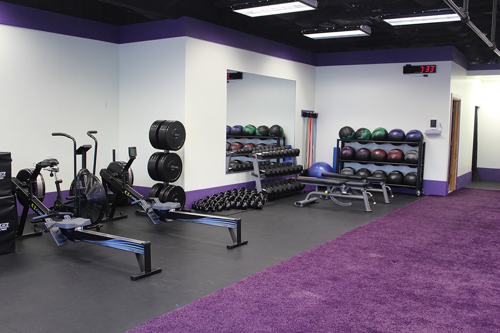 Team Moljo Strength and Conditioning outfitted with Gym Equipment