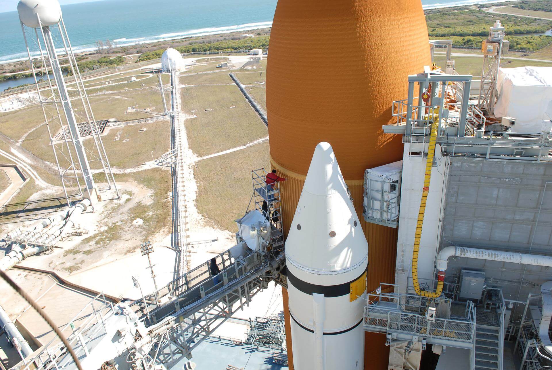 Air Products, Linde to supply NASA with liquid hydrogen Mobility H2