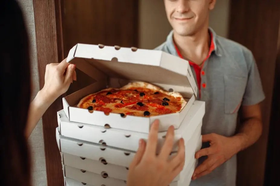 What You Need To Know About Crashes Involving a Pizza Delivery Driver