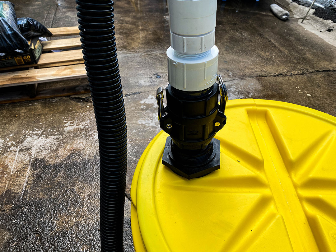 Compact, EasyToUse Oil Water Decanter HalenHardy