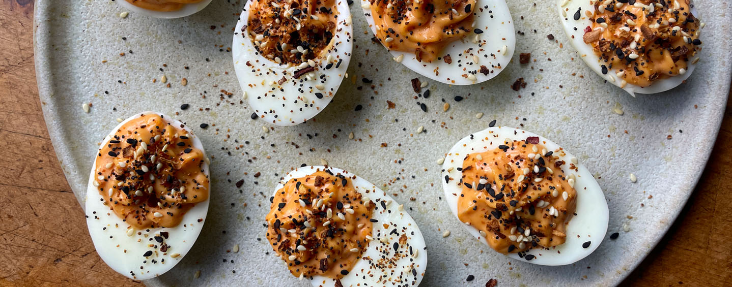 Bloody Mary devilled eggs Halen Môn