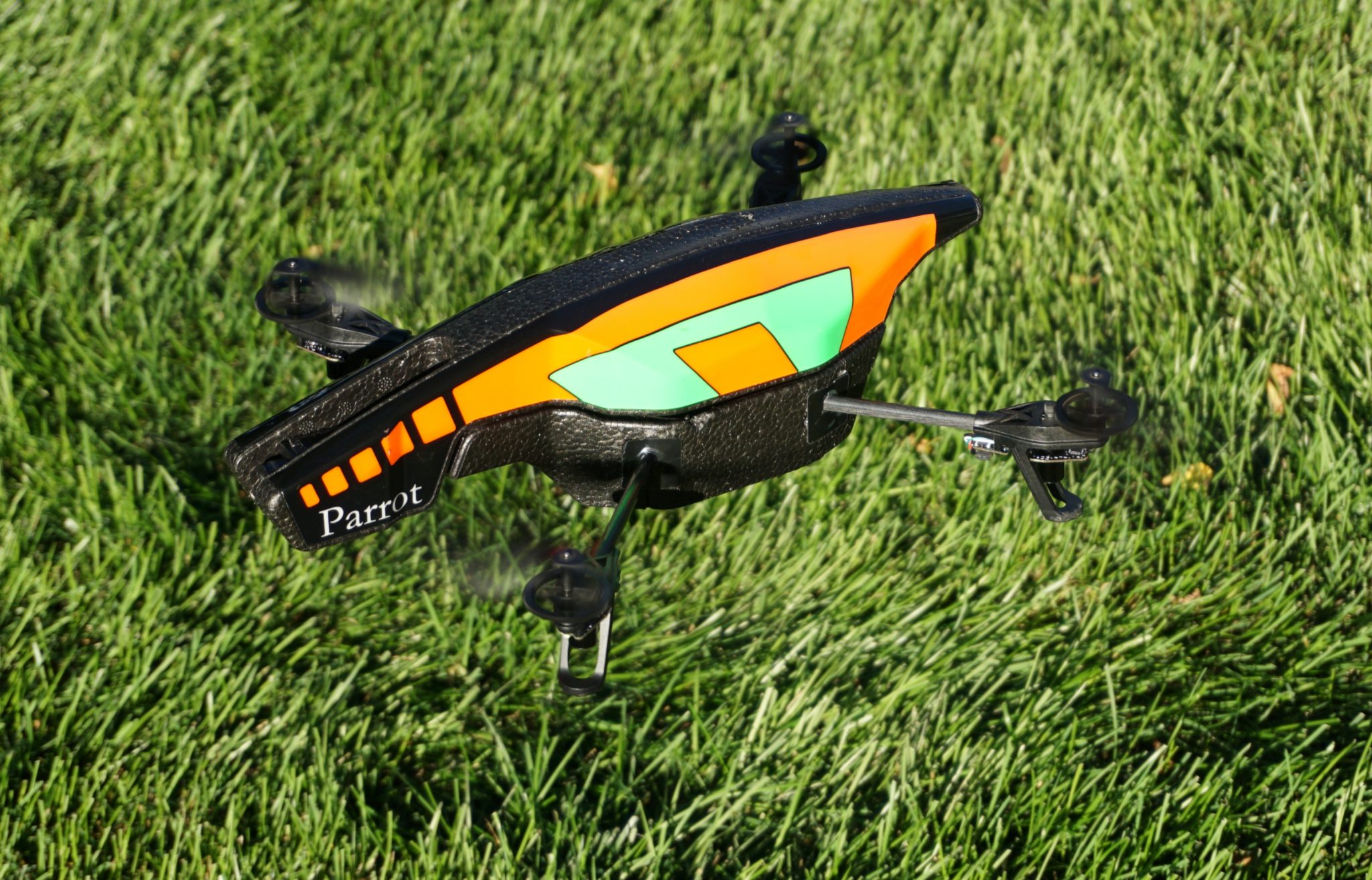Fly Parrot AR Drone 2.0 for a Unique Flying Experience Half Chrome