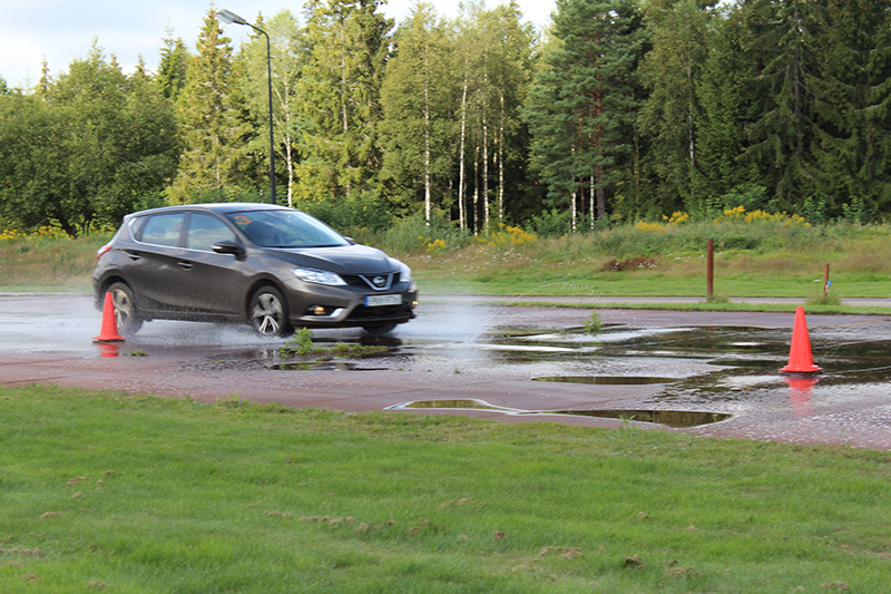 Halkbana Välkommen till Ljungby Halkbana