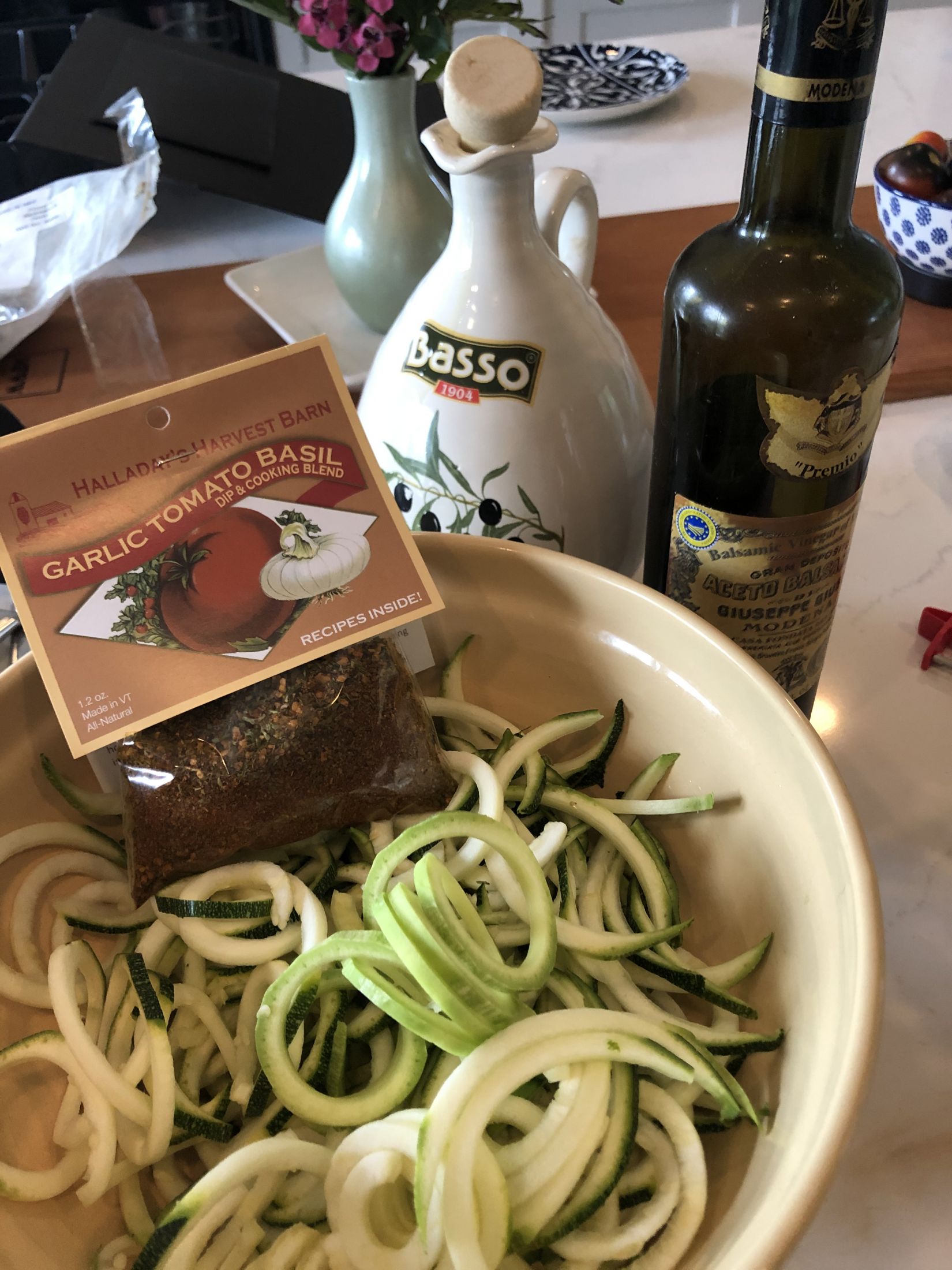 5 Simple Ways to Enjoy Zucchini Noodles HALLADAYS