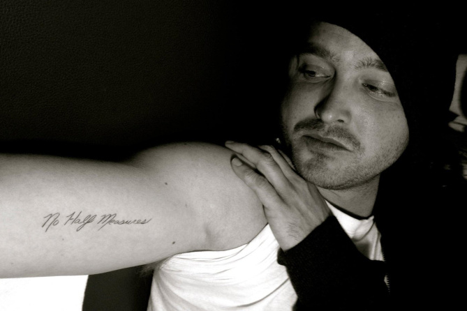 Serie Tv: I 19 Attori Che Hanno Fatto Un Tatuaggio In Onore Delle Serie In Cui Hanno Recitato 446_x_669_jpg