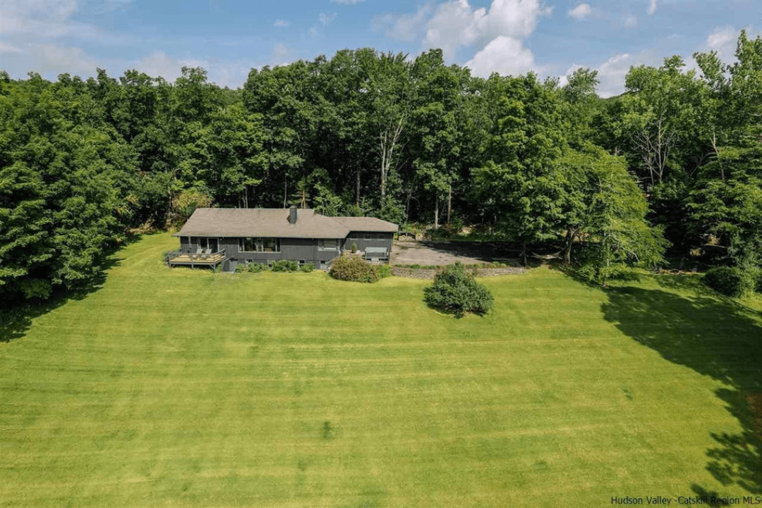 MidCentury Modern Home in Accord NY with Stunning Views!