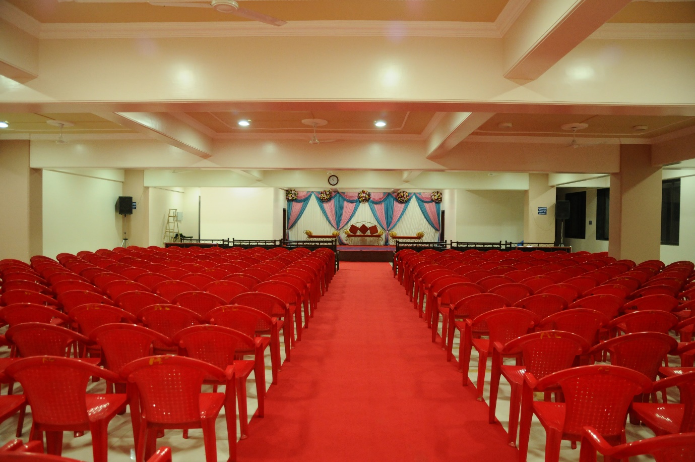 Floating Capacity 900 pax