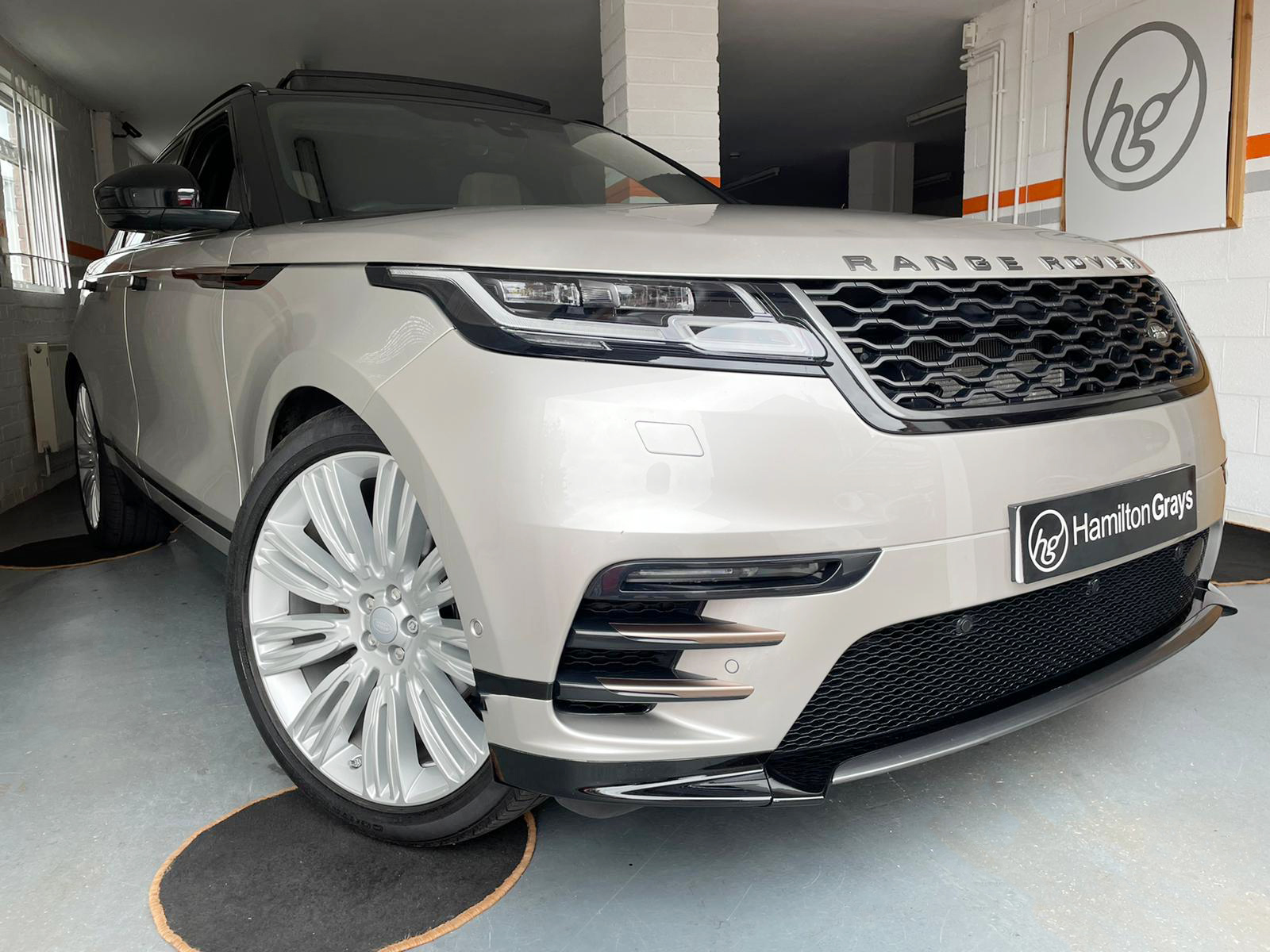 2018 (18) Range Rover Velar 3.0 V6 D300 RDynamic HSE Auto 4WD