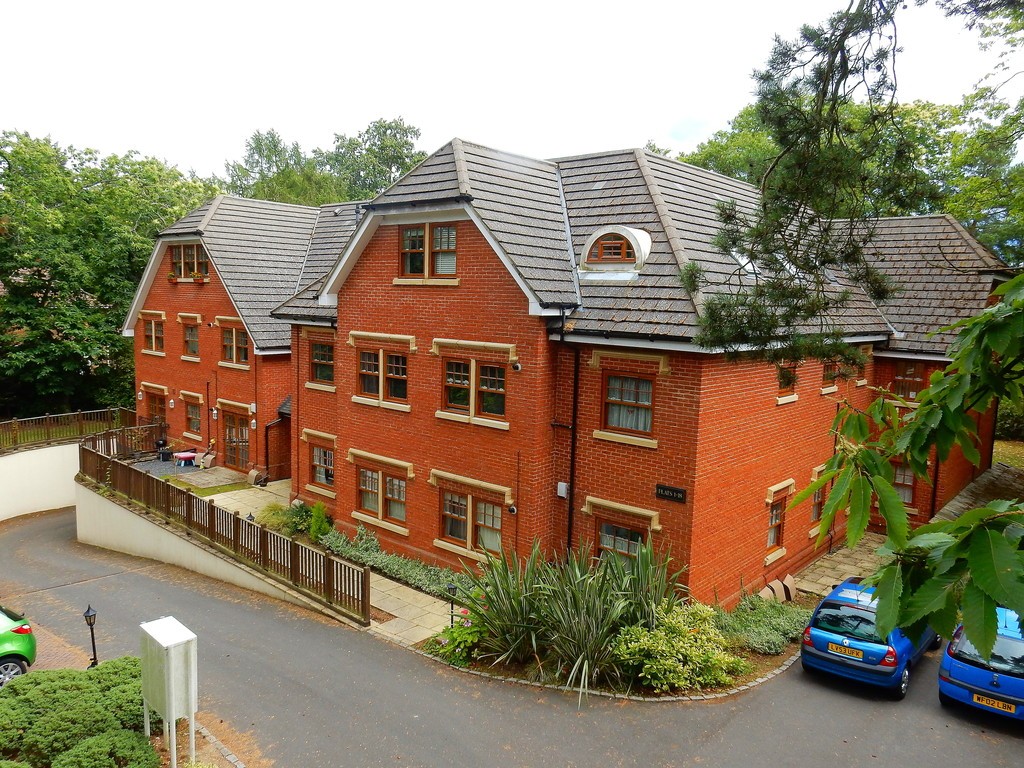 Chobham Court, 2 bedroom, Flat
