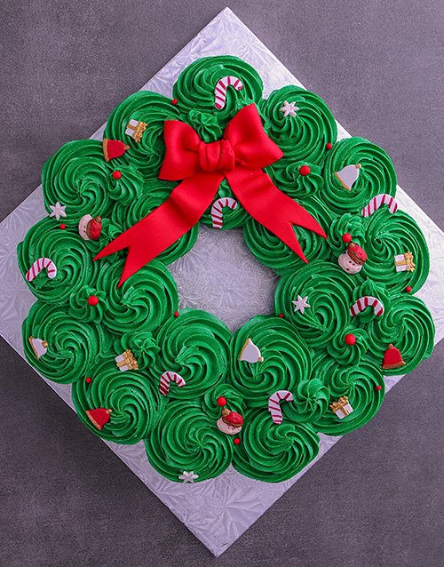 Wow Christmas Guests with This Amazing Ski Mountain Cake