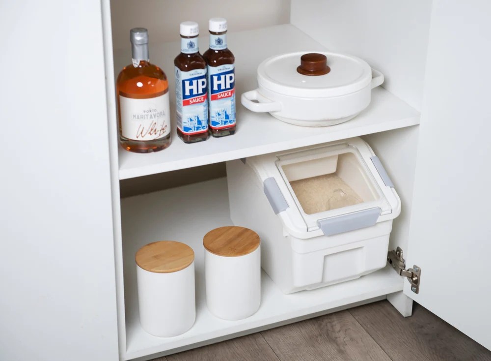 Food Storage Container with Measuring Cup, White & Gray HANAMYA