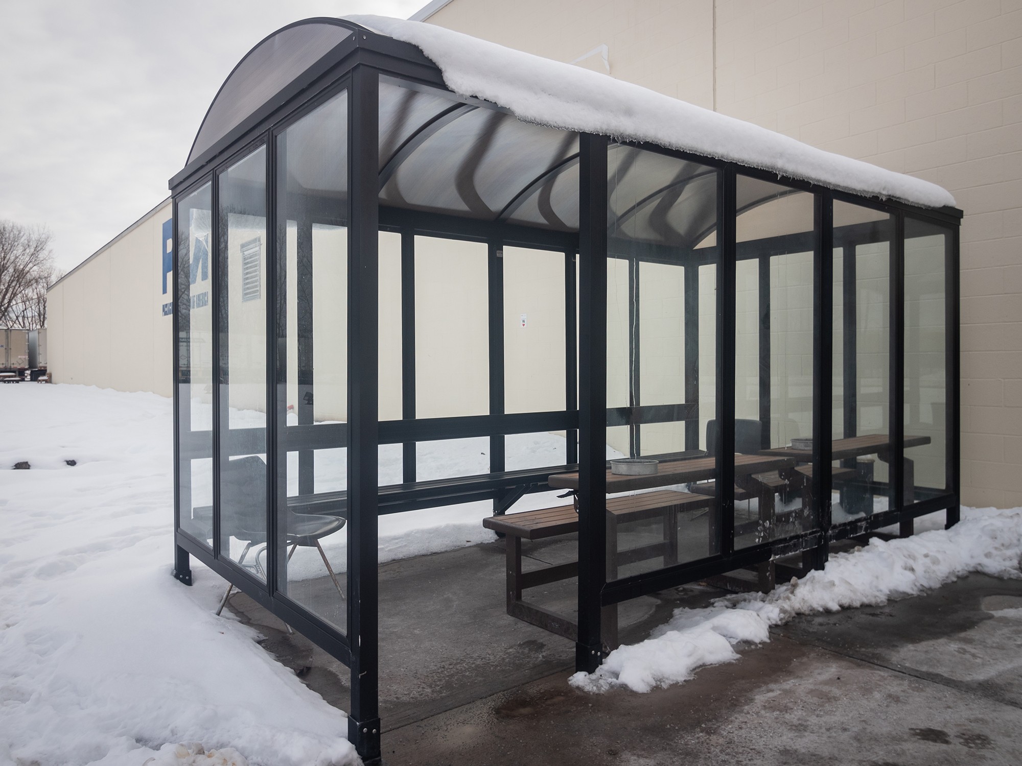 Smoking Shelters HandiHut/Velodome Shelters