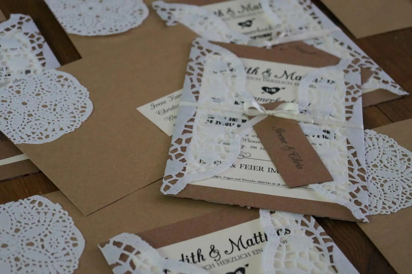 “SPITZEN IDEE” HOCHZEITSANZEIGE AUS DOILIES HANDMADE Kultur