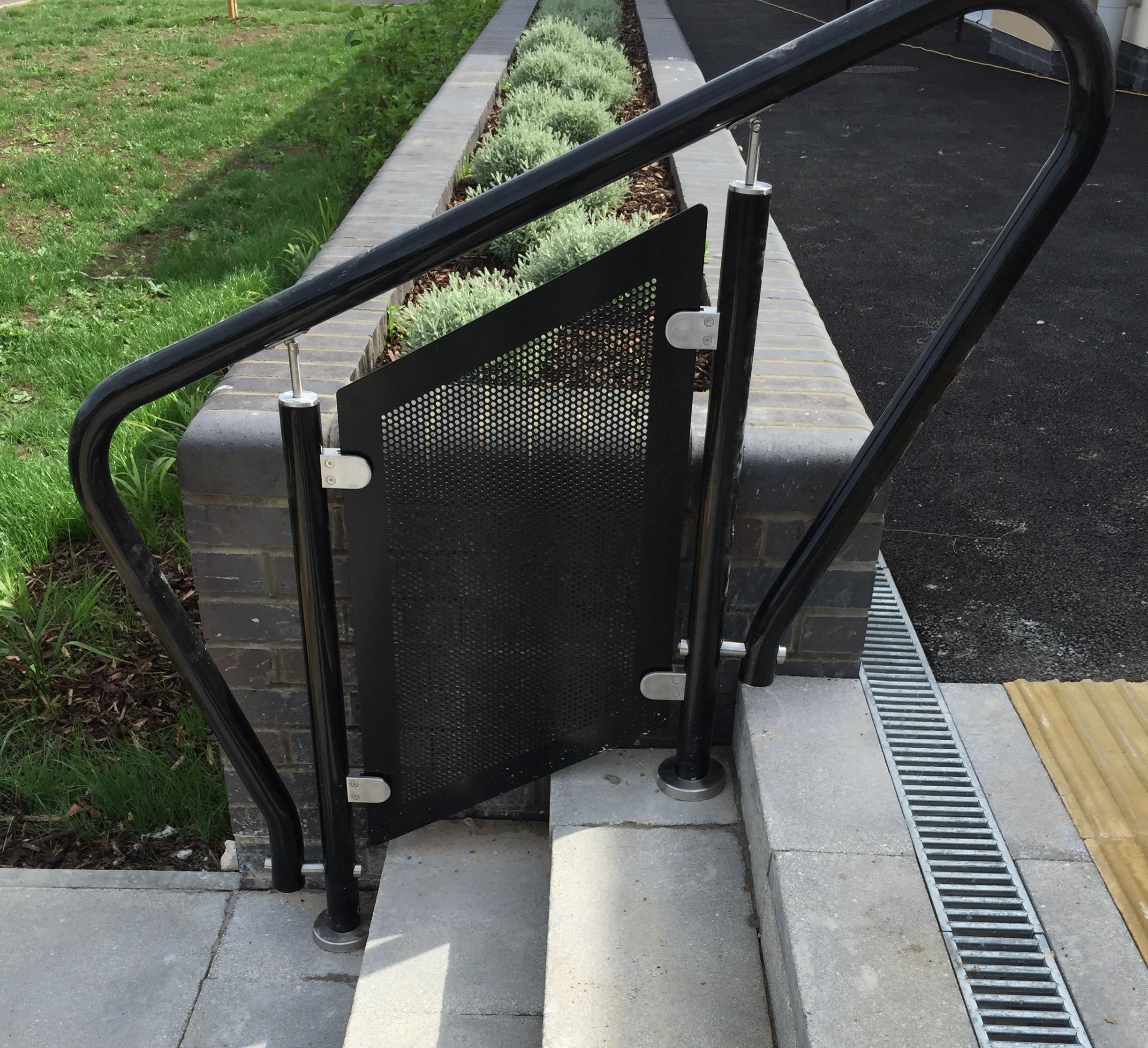 DDA Handrails Warm to Touch, PVC Handrail SG System Products