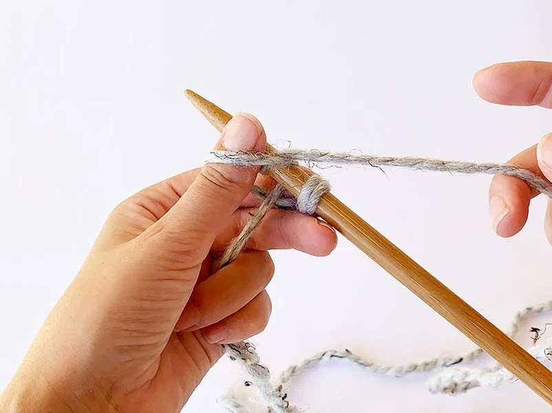 How To Cast On Stitches In Knitting {Thumb Cast On} Handy Little Me