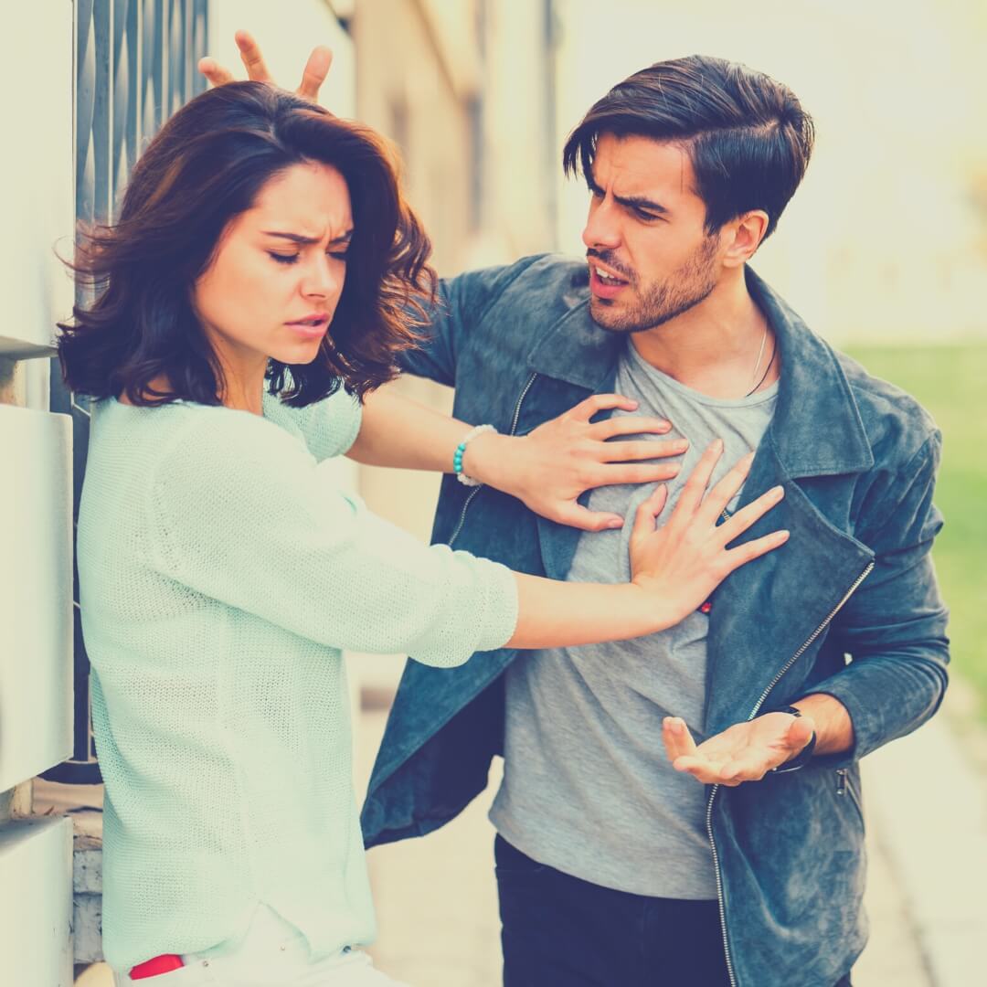 Love Bombing 11 Warning Signs & Early Red Flags Happier Human