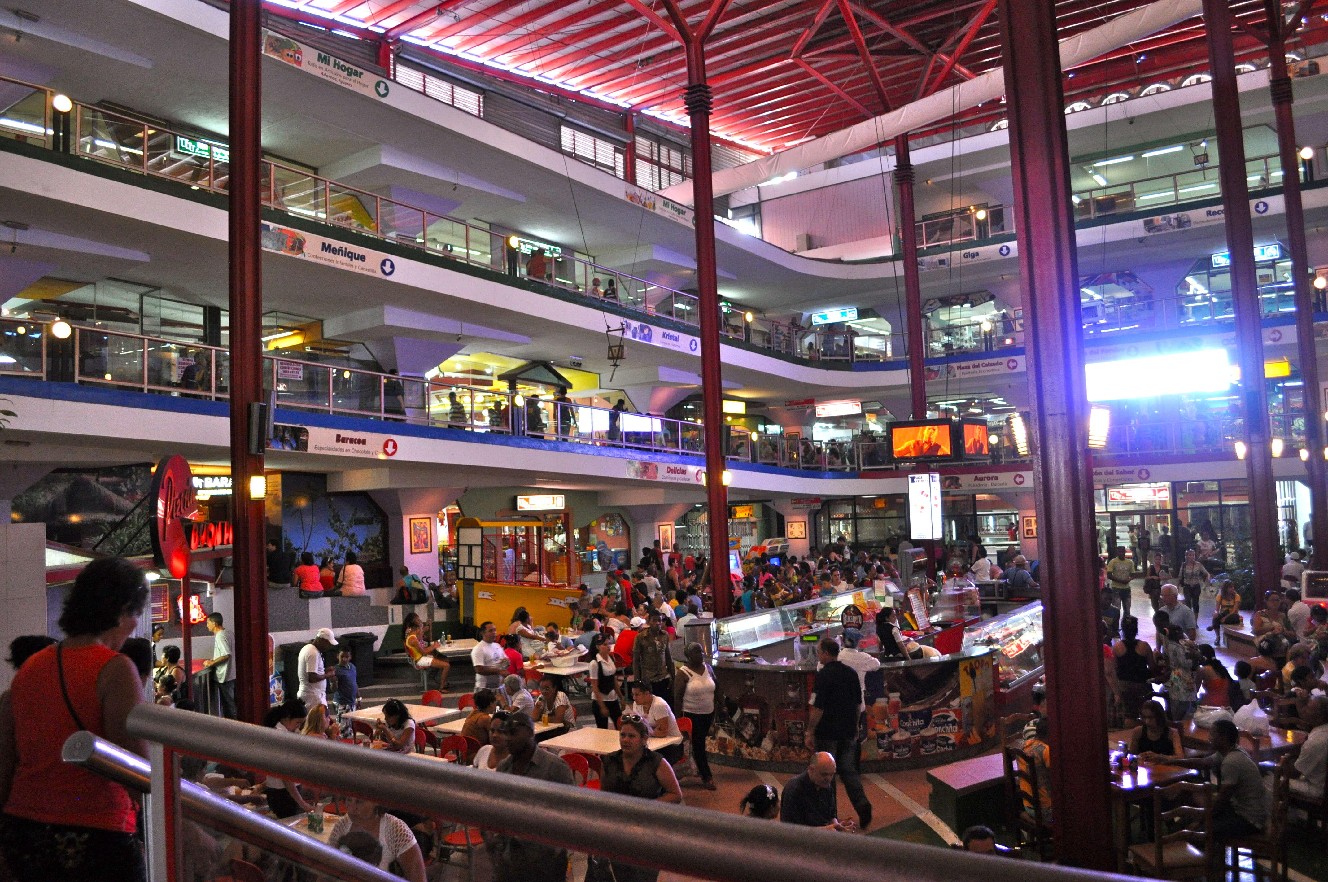 Plaza Carlos III (Tercero) in Havana