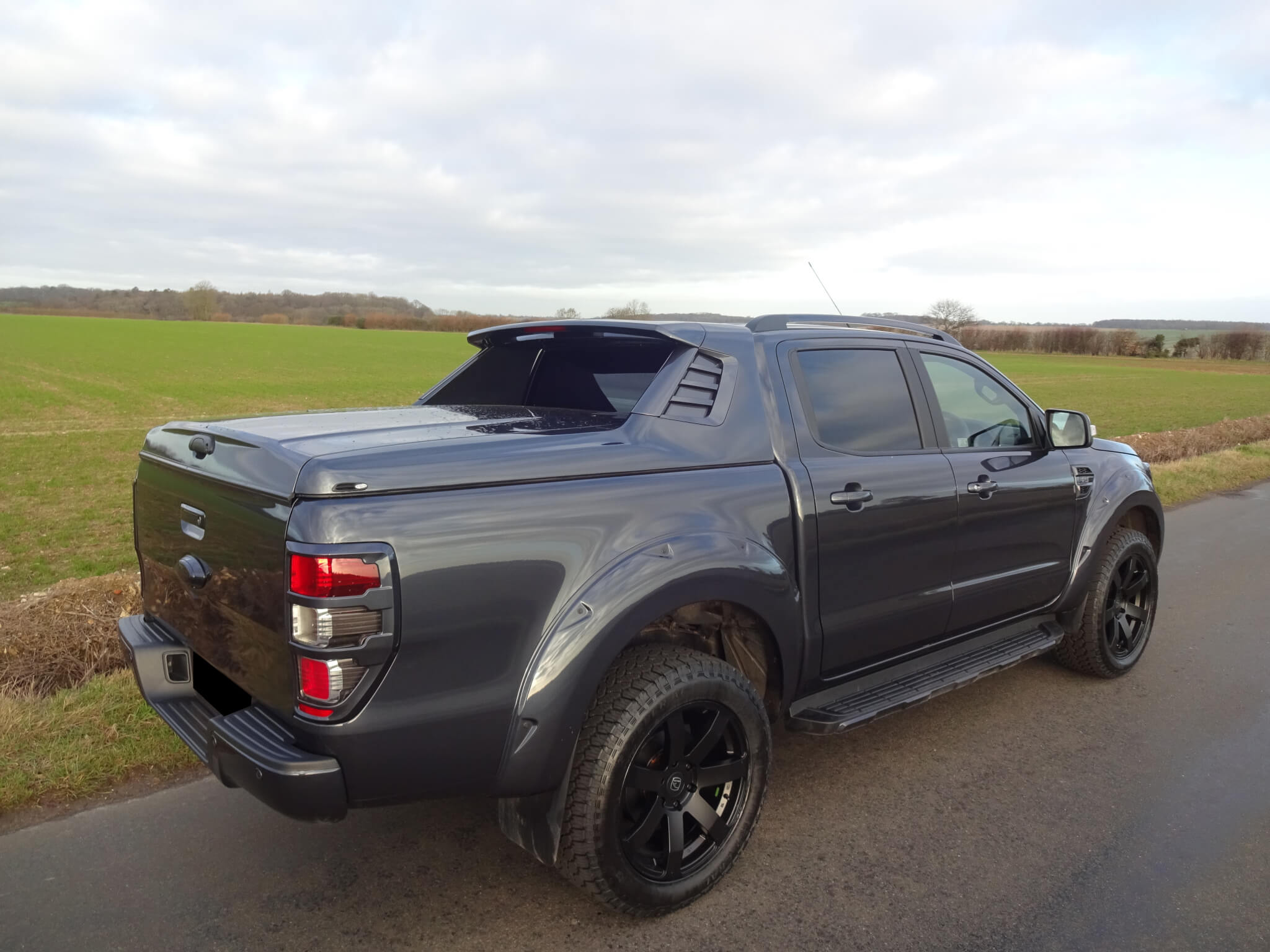 Ford Ranger Wildtrak DoubleCab 2.0TDCi 213Ps Auto Graphite Plus £34975