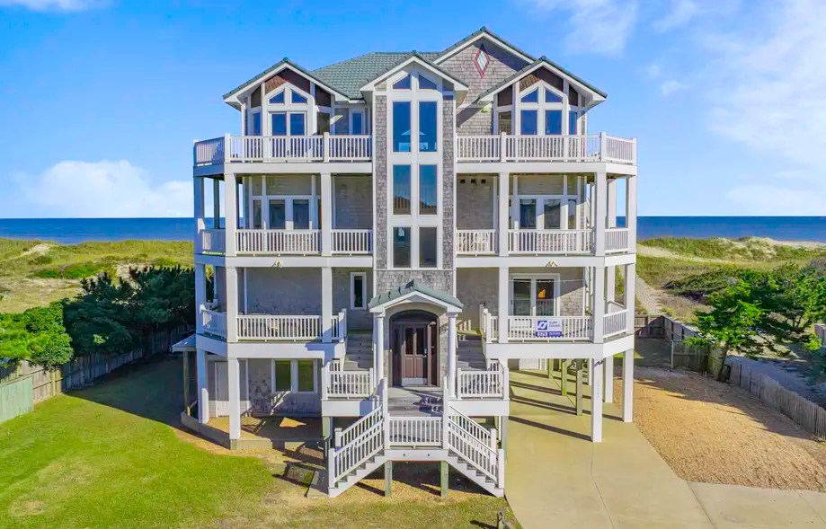 Sea Glass Vacation rental home in Waves, NC