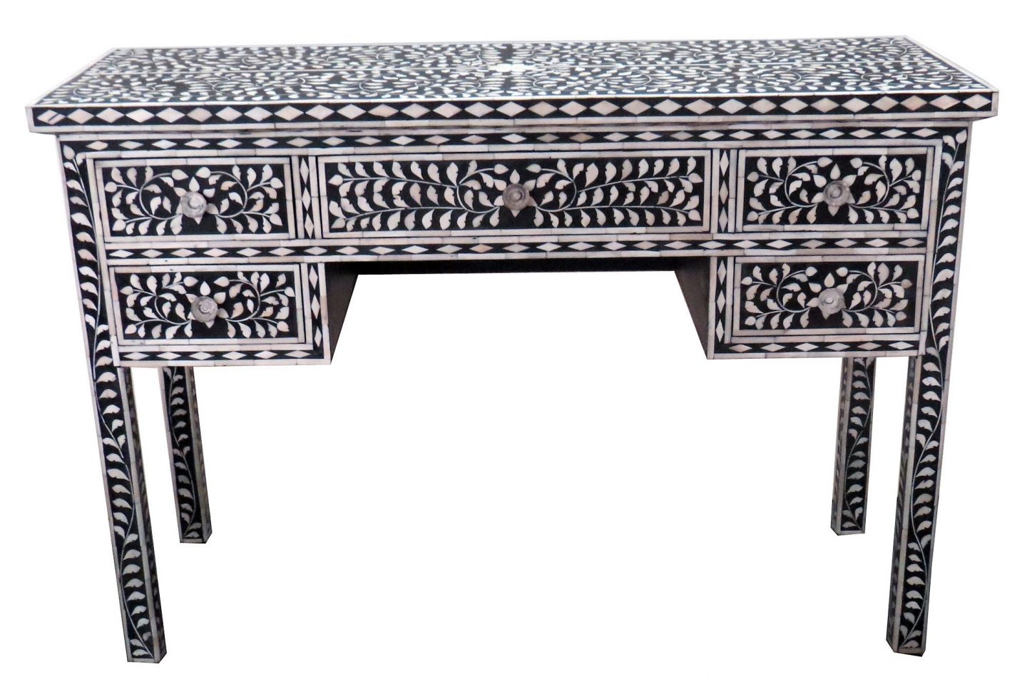 Up Your Decor Drama with These 6 Black and White Furniture Pieces