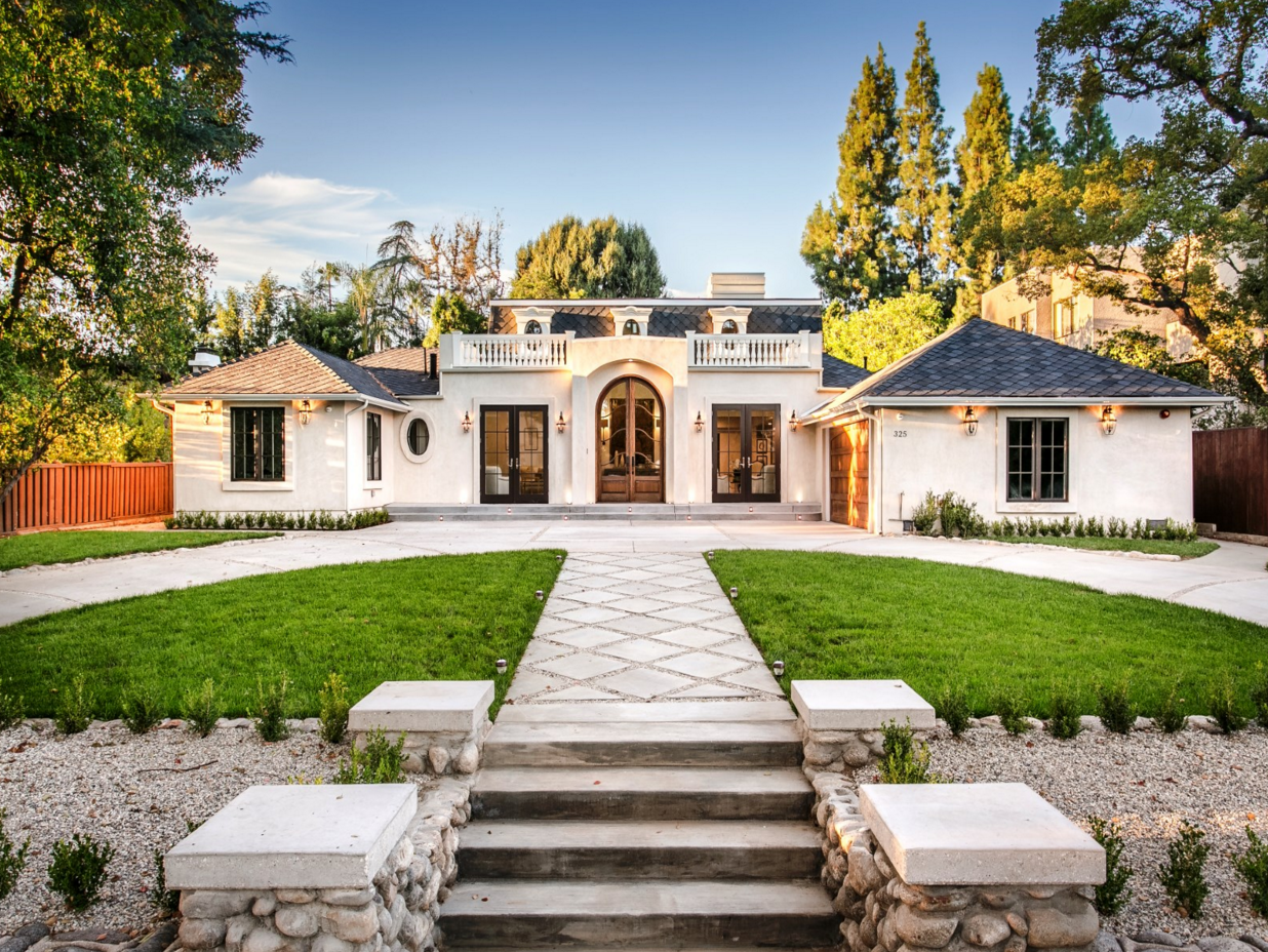 Sotheby’s International Realty Luxurious 'Fleur De Lis House'