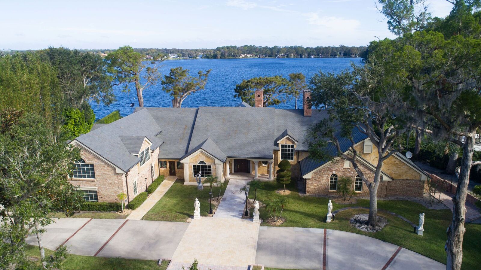 Stunning Lakefront Estate In Winter Park