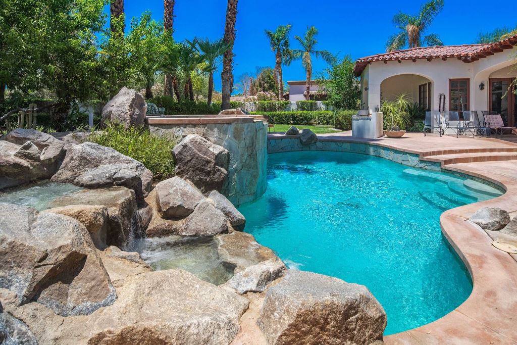 Stunning Custom Estate In Prestigious Clancy Lane Estates