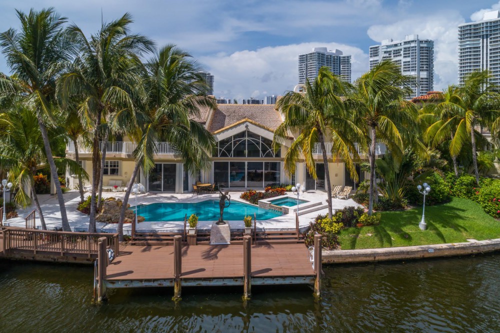 Prestigious Golden Beach Waterfront Estate Haute Residence by Haute