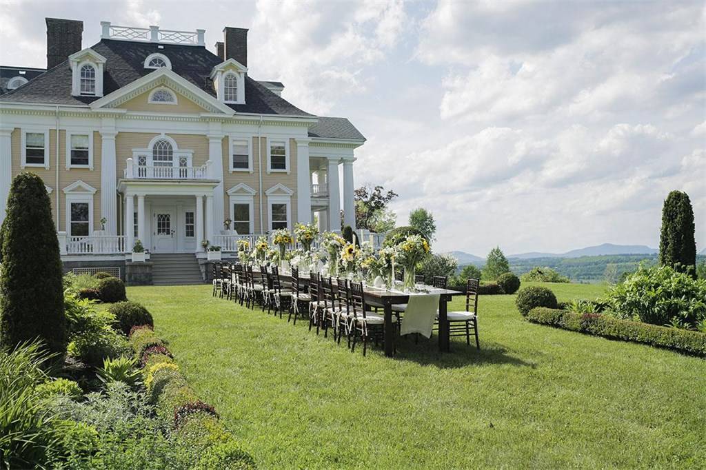 Play The Field By Living In These Luxurious Equestrian Estates Haute