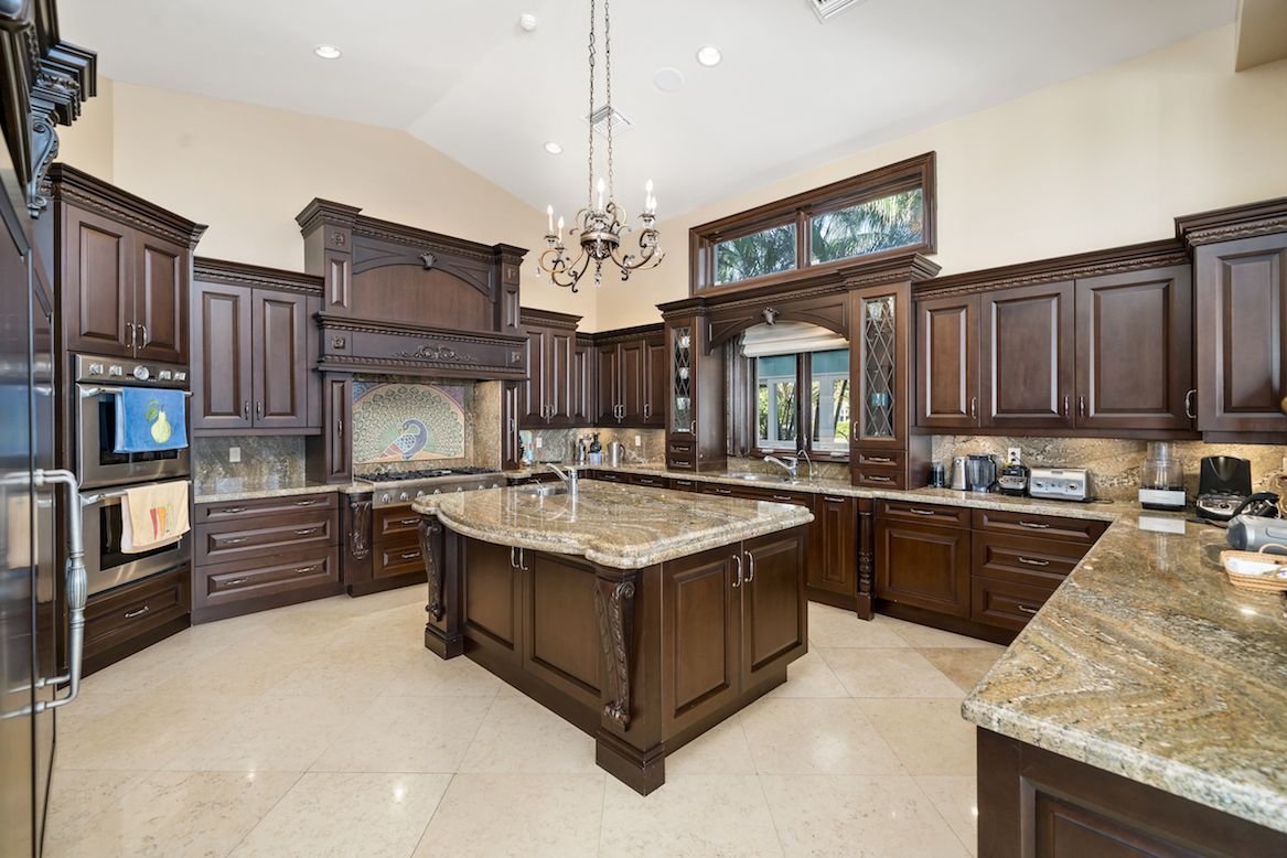 Ryan Knowles Presents The Ocean Club Mansion In The Bahamas