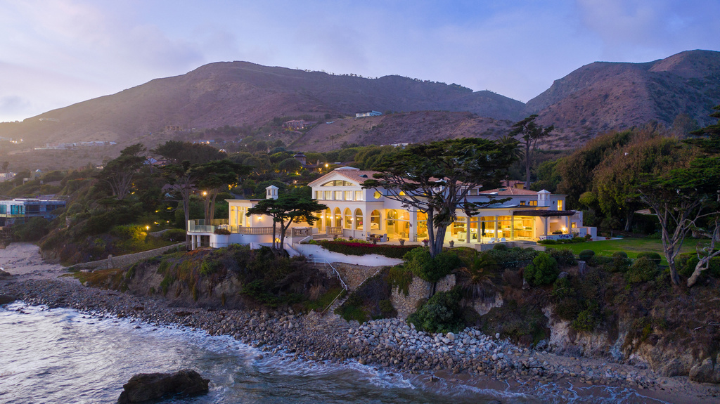 Jeff Chertow Presents A Magnificent Oceanfront Estate In Malibu