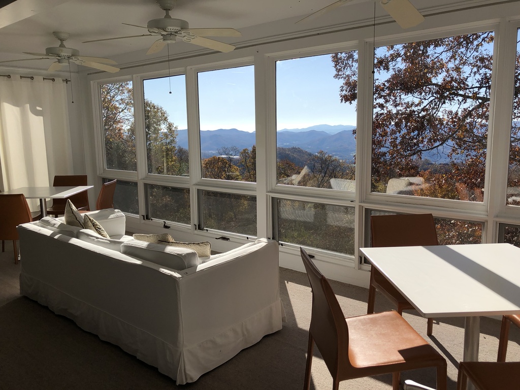 Julie Osborn And Pat Allen Present A Spectacular Mountain View Home In