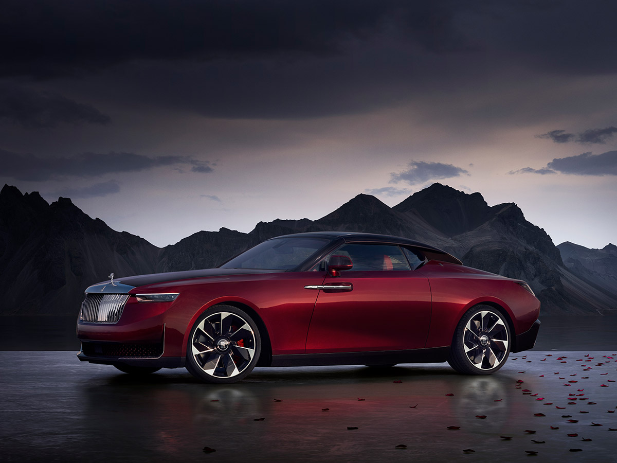 The New RollsRoyce La Rose Noire Features An Audemars Piguet Watch