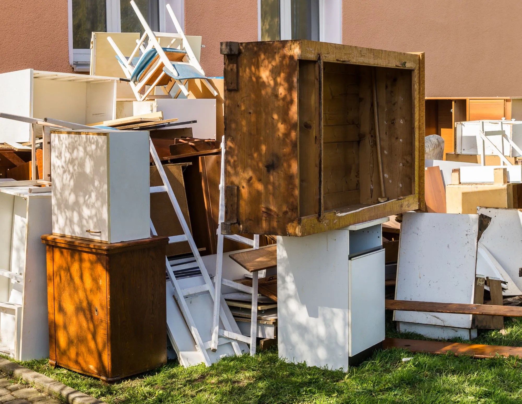 How to Properly Remove and Dispose of Unwanted Items