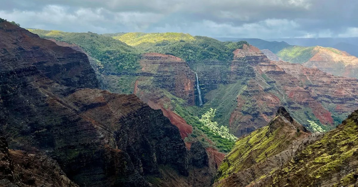 10 Amazing Destinations That Are Just As Beautiful As Hawaii For A Lot